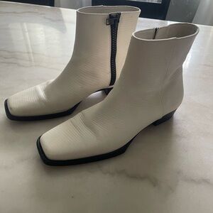 Frame White Boots